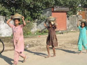 Girls_Carrying_Mud